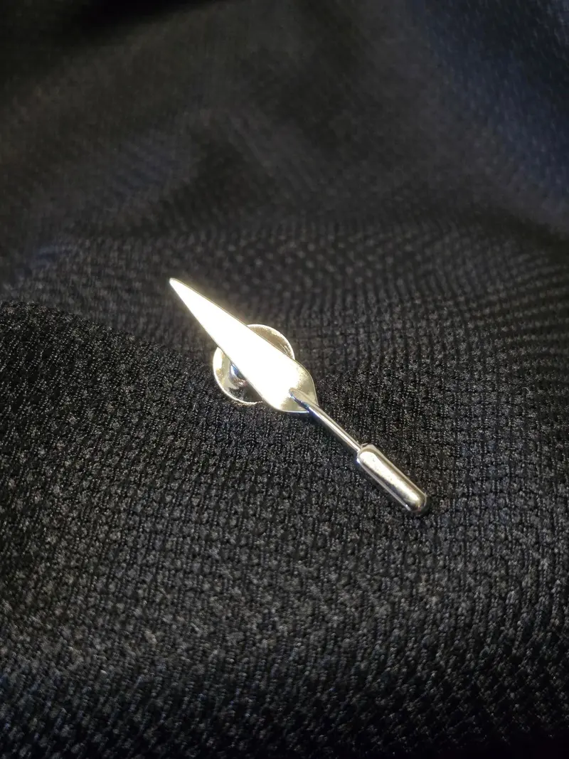 L12 – Silver-Plated Classic Trowel Lapel Pin 1