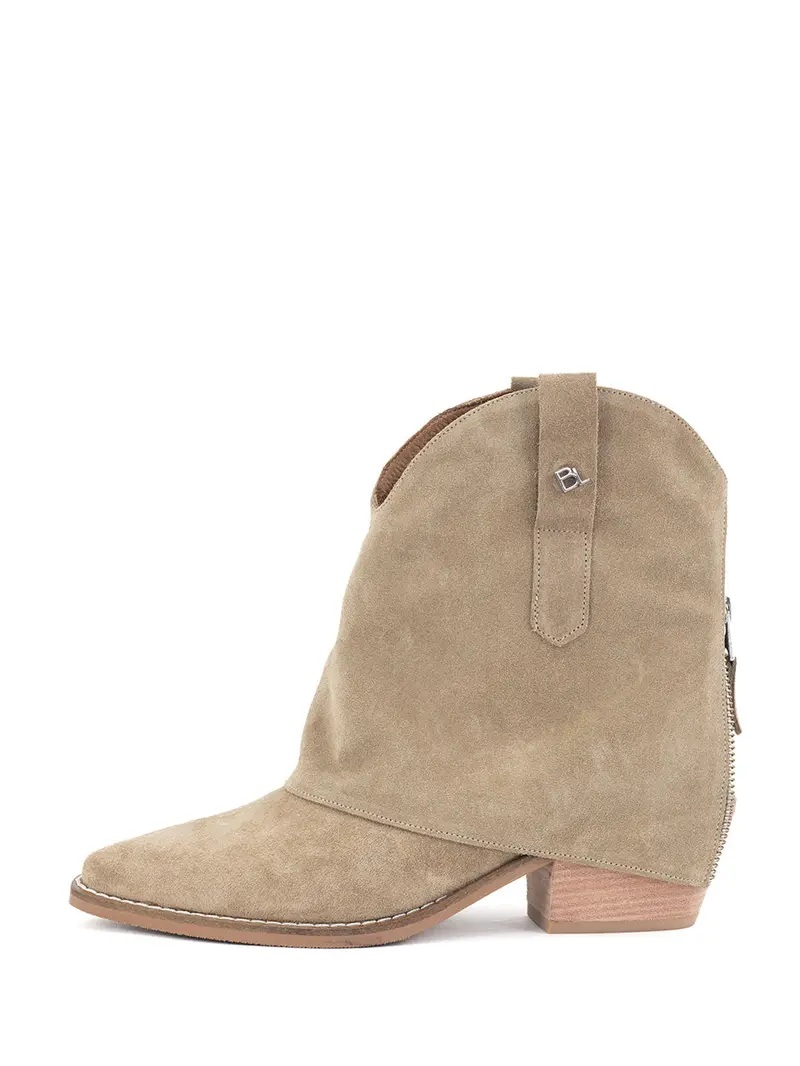 Lesly Western-Style Kum Boots 1