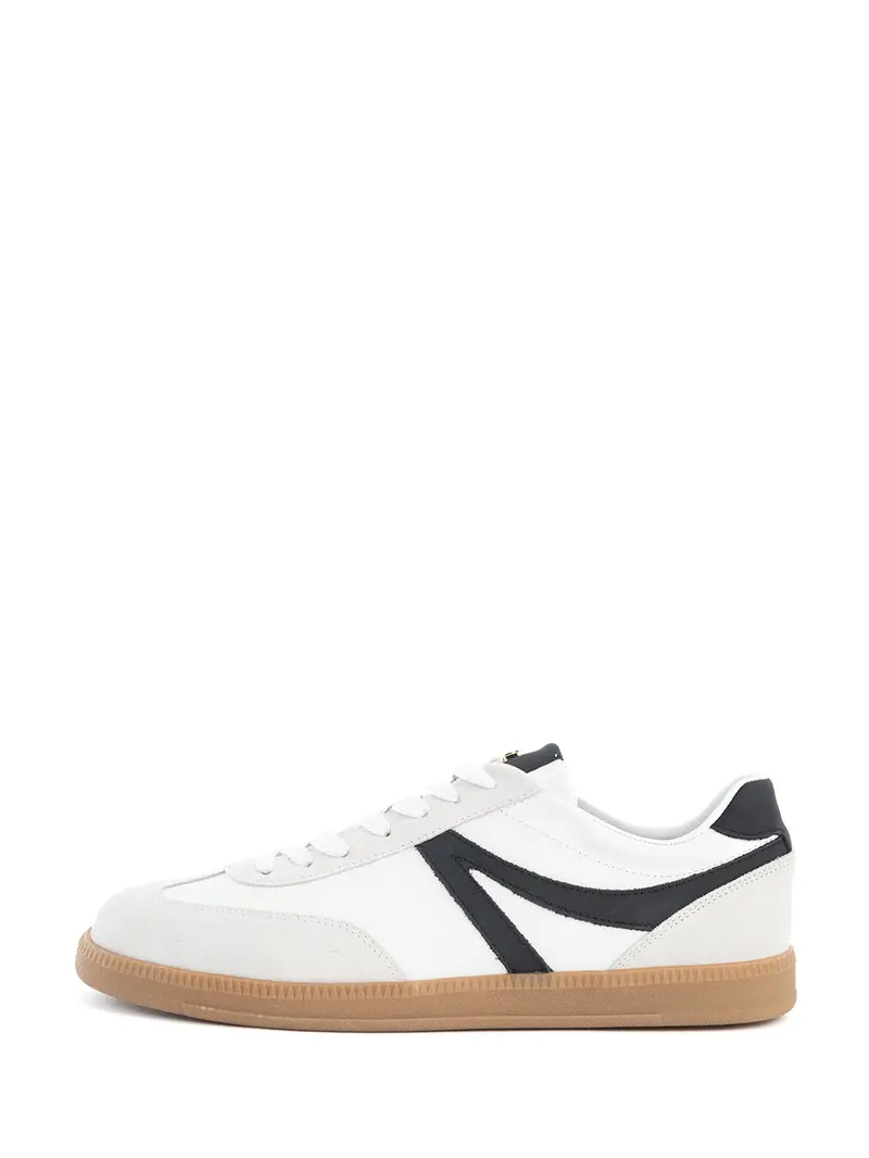 Loa Contrast White And Black Sneaker 1