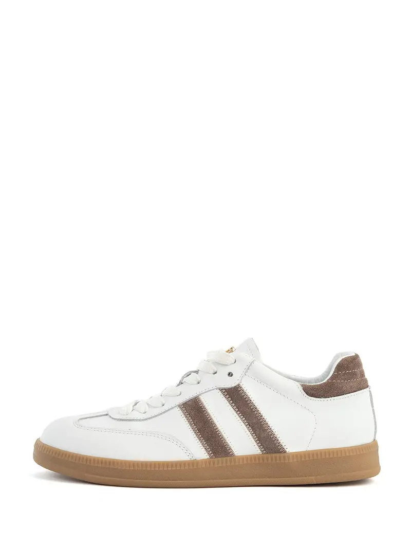 Yoyo Low-Top Sneaker In White And Navy 1